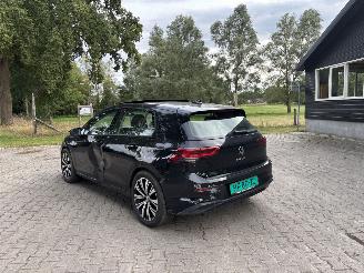 Volkswagen Golf 8 STYLE 1.5 Panoramadak 130 PK NAVI CLIMA LED CRUISE 18 inch B.J 2023 picture 2
