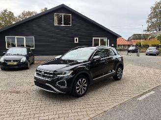 Schadeauto Volkswagen T-Roc T-ROC 2.0 TDI STYLE AUTOMAAT NAVI CLIMA CAMERA LED BJ 2023 FACELIFT 2023/3