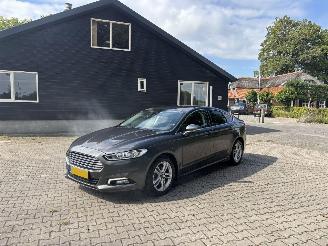 damaged passenger cars Ford Mondeo MOTOR TIKT AUTOMAAT 1.5 NAVI CLIMA LED TREKHAAK B.J 11-2018 2018/11