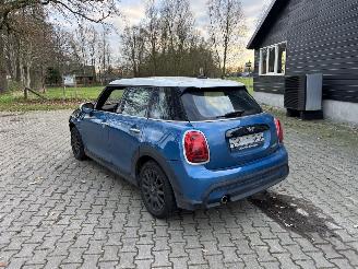 Mini Cooper FACELIFT AUTOMAAT LEER LED NAVI CAMERA B.J 2021 picture 2