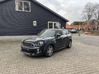 Vaurioauto  passenger cars Mini Countryman HYBRIDE PLUG IN SE 4AWD AUTOMAAT NAVI CLIMA LEER LED PDC B.J 2019 2019/2