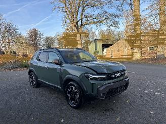 Vaurioauto  passenger cars Dacia Duster HYBRIDE 1.6 AUTOMAAT NAVI CLIMA CAMERA VIRT DASH B.J 12-2024 2024/12