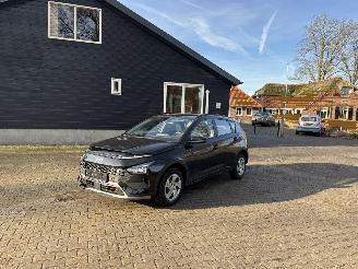 Auto incidentate Hyundai Bayon AUTOMAAT COMFORT NAVI CLIMA CAMERA B.J 11-2025 SCHROEFSCHADE 2025/11