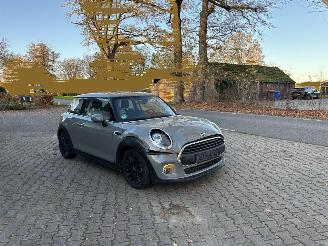 Mini  1.5 EDITION CLIMA ABS PDC B.J 11-2018 SCHROEFSCHADE picture 3