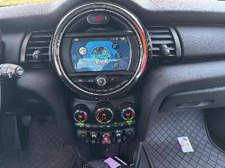 Mini  1.5 EDITION CLIMA ABS PDC B.J 11-2018 SCHROEFSCHADE picture 9