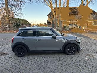 Mini  1.5 EDITION CLIMA ABS PDC B.J 11-2018 SCHROEFSCHADE picture 6