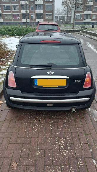 Mini Mini ONE 1.6 PANO B.J 2003 inruiler picture 2