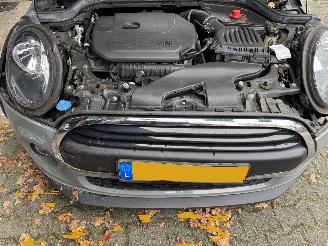 Mini One 1.5 EDITION CLIMA ABS B.J 2018 Lichte schade picture 15