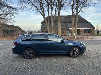 Skoda Octavia AUTOMAAT HYBRIDE NAVI CLIMA VIRT DASH CAMERA TREKHAAK LED B.J 12-2024 picture 5