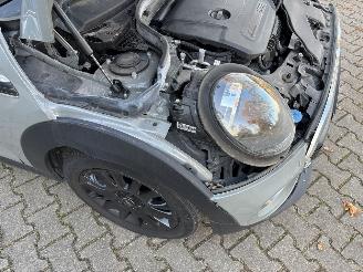 Mini One 1.5 EDITION SPORT CLIMA ABS PDC B.J 11-2018 SCHROEFSCHADE picture 14