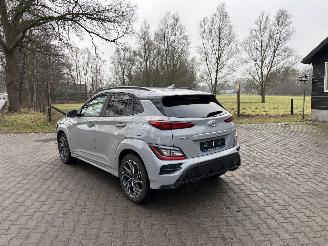 krockskadad bil auto Hyundai Kona N-LINE 125 PK SPORT T-GDI CLIMA CAMERA APP LED B.J 04-2023 LICHTE SCHADE 2023/4