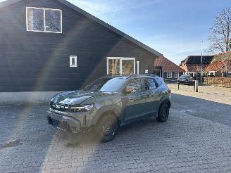 Damaged car Dacia Duster AUTOMAAT HYBRIDE NAVI CLIMA CAMERA PDC LED B.J 12-2024 2024/12