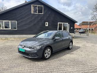 Voiture accidenté Volkswagen Golf 8 TSI 110 PK NAVI CLIMA VIRT DASH LED B.J 10-2020 2020/10