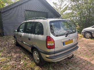Opel Zafira 2.0 DIESEL 7 PERSOONS B.J 2000  voor loop of sloop picture 3