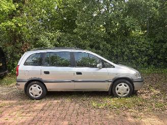 Opel Zafira A DIESEL 2.0 DLT COMFORT 7 PERSONEN B.J 2000 Sloop picture 4
