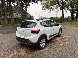 Dacia Sandero STEPWAY TCE 90 AIRCO CAMERA LED PDC B.J 04-2024 picture 2
