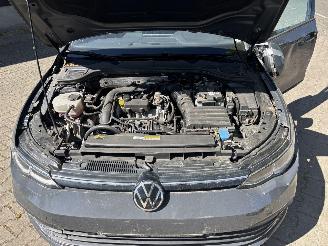 Volkswagen Golf 8 TSI 110 PK NAVI CLIMA CAMERA LED PDC PRIVACY GLASS B.J 04-2023 picture 17
