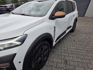 krockskadad bil auto Dacia Jogger EXTREEM 5 P NAVI CLIMA CAMERA LED B.J 04-2024 2024/4