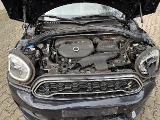 Coche accidentado Mini Countryman COOPER SPORT HYBRIDE PLUG IN SE 4AWD AUTOMAAT NAVI CLIMA LEER LED PDC STOELVERW B.J 12-2019 2019/12