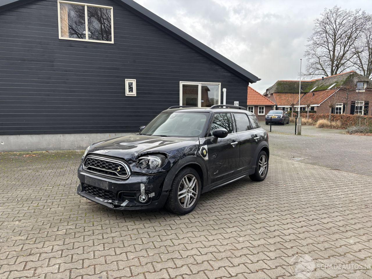Mini Countryman COOPER SPORT HYBRIDE PLUG IN SE 4AWD AUTOMAAT NAVI CLIMA LEER LED PDC STOELVERW B.J 12-2019
