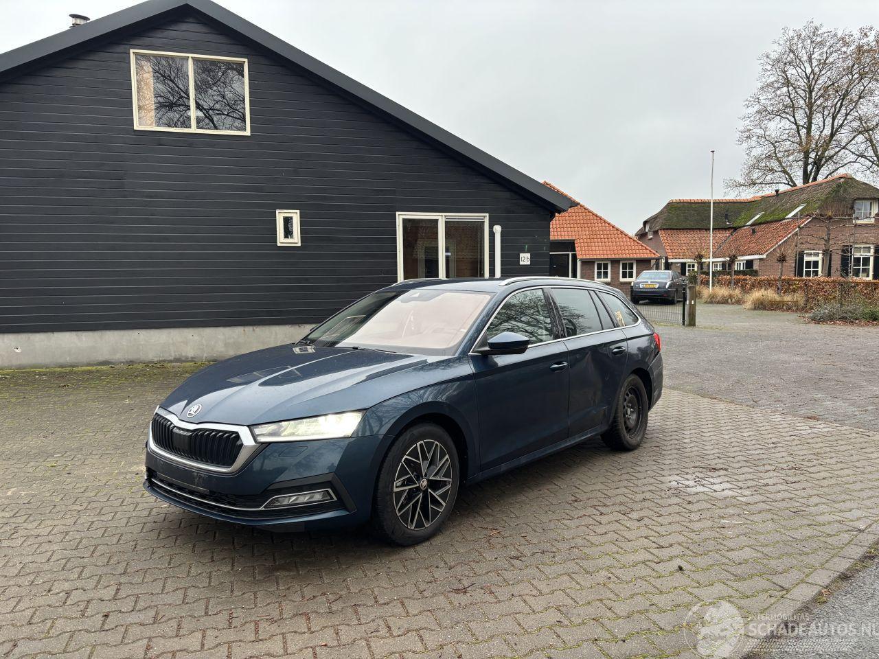 Skoda Octavia TSI AUTOMAAT HYBRIDE NAVI CLIMA VIRT DASH CAMERA TREKHAAK LED B.J 12-2024