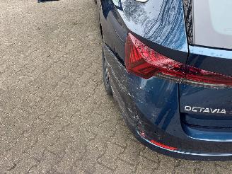 Skoda Octavia TSI AUTOMAAT HYBRIDE NAVI CLIMA VIRT DASH CAMERA TREKHAAK LED B.J 12-2024 picture 27