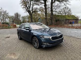 Skoda Octavia TSI AUTOMAAT HYBRIDE NAVI CLIMA VIRT DASH CAMERA TREKHAAK LED B.J 12-2024 picture 3
