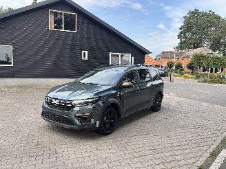 damaged passenger cars Dacia Jogger 1.6 HYBRIDE AUTOMAAT EXTREEM 5 P NAVI CLIMA CAMERA TREKHAAK B.J 2025 2025/2