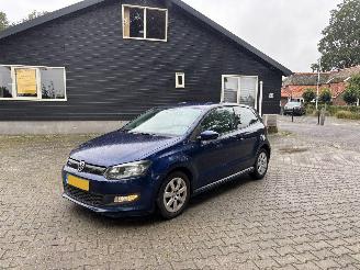 Vaurioauto  passenger cars Volkswagen Polo TDI NAVI AIRCO STOELVERW CRUISE B.J 2011 2011/1