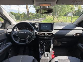 Dacia Jogger EXTREEM 110 PK NAVI CLIMA CAMERA 5 P B.J 06-2024 picture 8