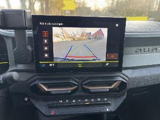 Dacia Duster AUTOMAAT 1.6 HYBRIDE NAVI CLIMA CAMERA PDC LED B.J 12-2024 picture 14