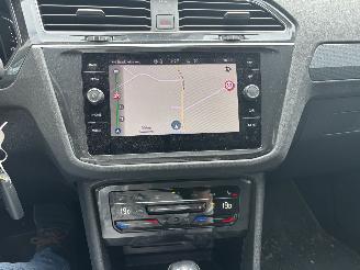 Volkswagen Tiguan TIGUAN AUTOMAAT 150 PK NAVI CLIMA CAMERA VIR DASHBOARD LED TREKHAAK B.J 2024 picture 16