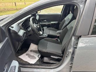 Dacia Jogger 8 HYBRIDE AUTOMAAT 7 PERS EXTREEM NAVI CLIMA CAMERA CRUISE LED B.J 04-2026 picture 10