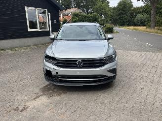 Volkswagen Tiguan AUTOMAAT 150 PK NAVI CLIMA CAMERA VIR DASHBOARD LED TREKHAAK B.J 2024 picture 18