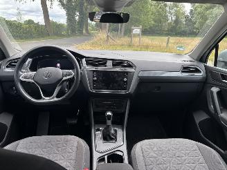 Volkswagen Tiguan AUTOMAAT 150 PK NAVI CLIMA CAMERA VIR DASHBOARD LED TREKHAAK B.J 2024 picture 9