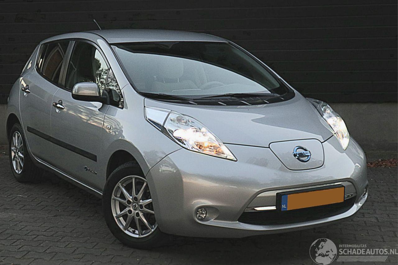 Nissan Leaf Navi Clima Lmv Camera  B.J 2012 GEEN SCHADE