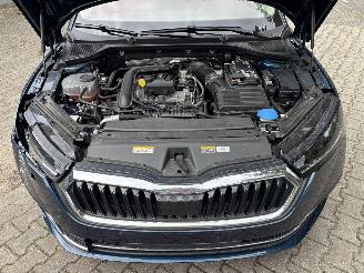 Skoda Octavia AUTOMAAT HYBRIDE NAVI CLIMA VIRT DASH CAMERA TREKHAAK LED B.J 12-2024 picture 15