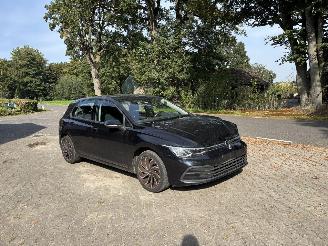 uszkodzony samochody osobowe Volkswagen Golf 8 TSI 110 PK NAVI CLIMA PDC CRUISE B.J 09-2022 2022/9