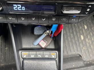 Hyundai I-20 AUTOMAAT 100 PK PREMIUM SPORT BOSE NAVI CLIMA CAMERA LED B.J 12-2024 picture 22