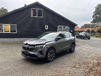 Damaged car Renault Austral E-TECH HYBRIDE TECHNO PANO AUTOMAAT LED NAVI CAMERA CLIMA B.J 11-2024 2024/11