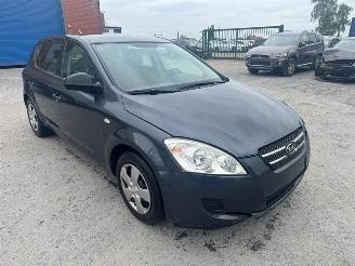 Kia Cee d  picture 3