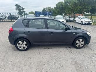 Kia Cee d  picture 4