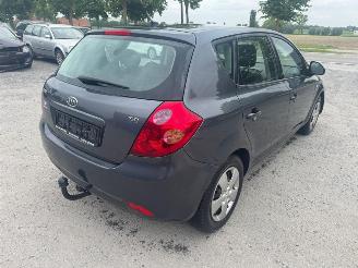 Kia Cee d  picture 5