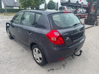 Kia Cee d  picture 7