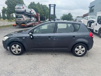 Kia Cee d  picture 8