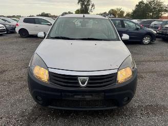 Dacia Sandero  picture 2