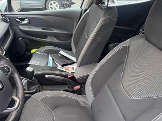 Renault Clio  picture 13