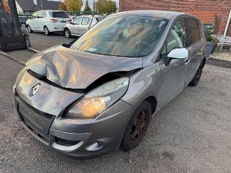 Vaurioauto  passenger cars Renault Scenic  2011/3