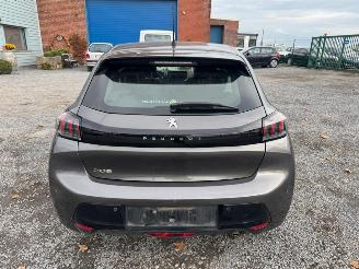 Peugeot 208  picture 6