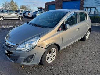 krockskadad bil auto Opel Corsa D 2012/8